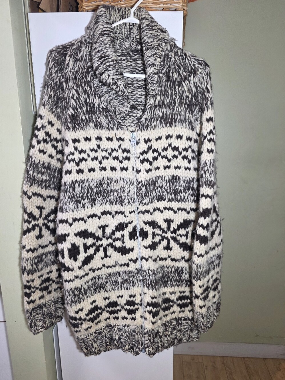 Cowichan wool sweater cardigan zip up large XL